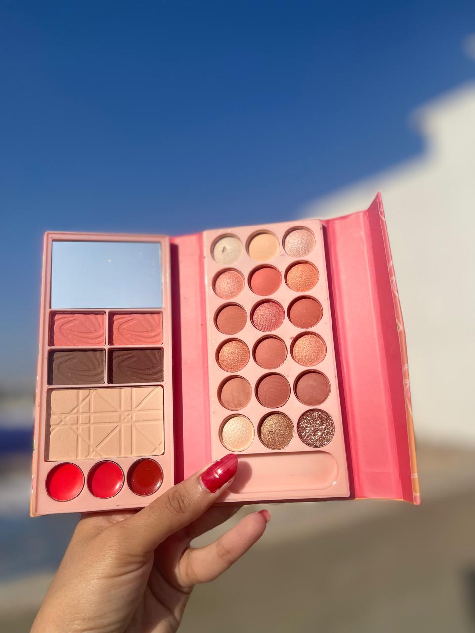 18 Unique eyeshadows,blush,contour,highlighter & lip colors ( all in one )
